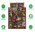 Siamese cat Christmas quilt blanket displayed with soft breathable and machine washable feature icons