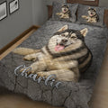 Close bedroom view of husky quilt bedding featuring a realistic dog portrait and matching pillow artwork