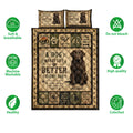Labrador Retriever quilt bedding set shown flat with dog artwork, paw print borders, and product feature icons