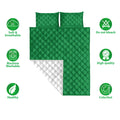 Quilt blanket and pillowcases shown with diamond stitching, breathable design icons, and colorfast care information