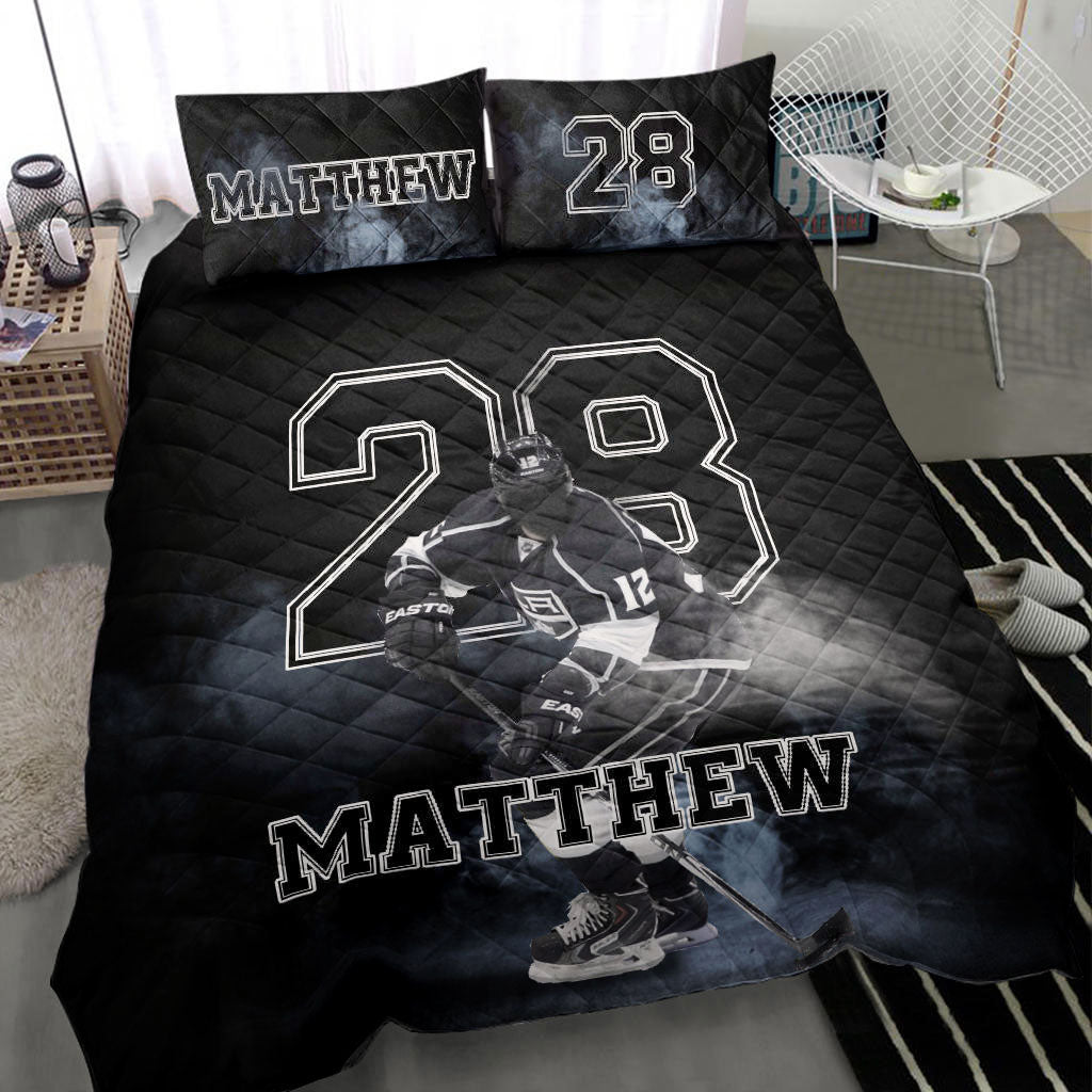 Ohaprints-Quilt-Bed-Set-Pillowcase-Hockey-Player-Posing-Fan-Gift-Idea-Black-Custom-Personalized-Name-Number-Blanket-Bedspread-Bedding-1625-King (90'' x 100'')