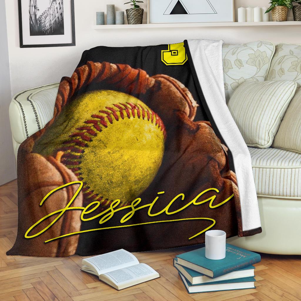 Ohaprints-Fleece-Sherpa-Blanket-Softball-Gift-For-Daughter-Girl-Custom-Personalized-Name-Number-Soft-Throw-Blanket-1840-Sherpa Blanket