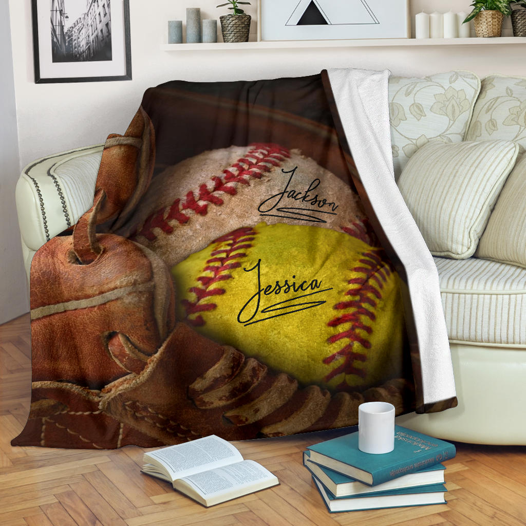 Ohaprints-Fleece-Sherpa-Blanket-Softball-Baseball-Gift-For-Daughter-Son-Girl-Boy-Custom-Personalized-Name-Soft-Throw-Blanket-1855-Sherpa Blanket