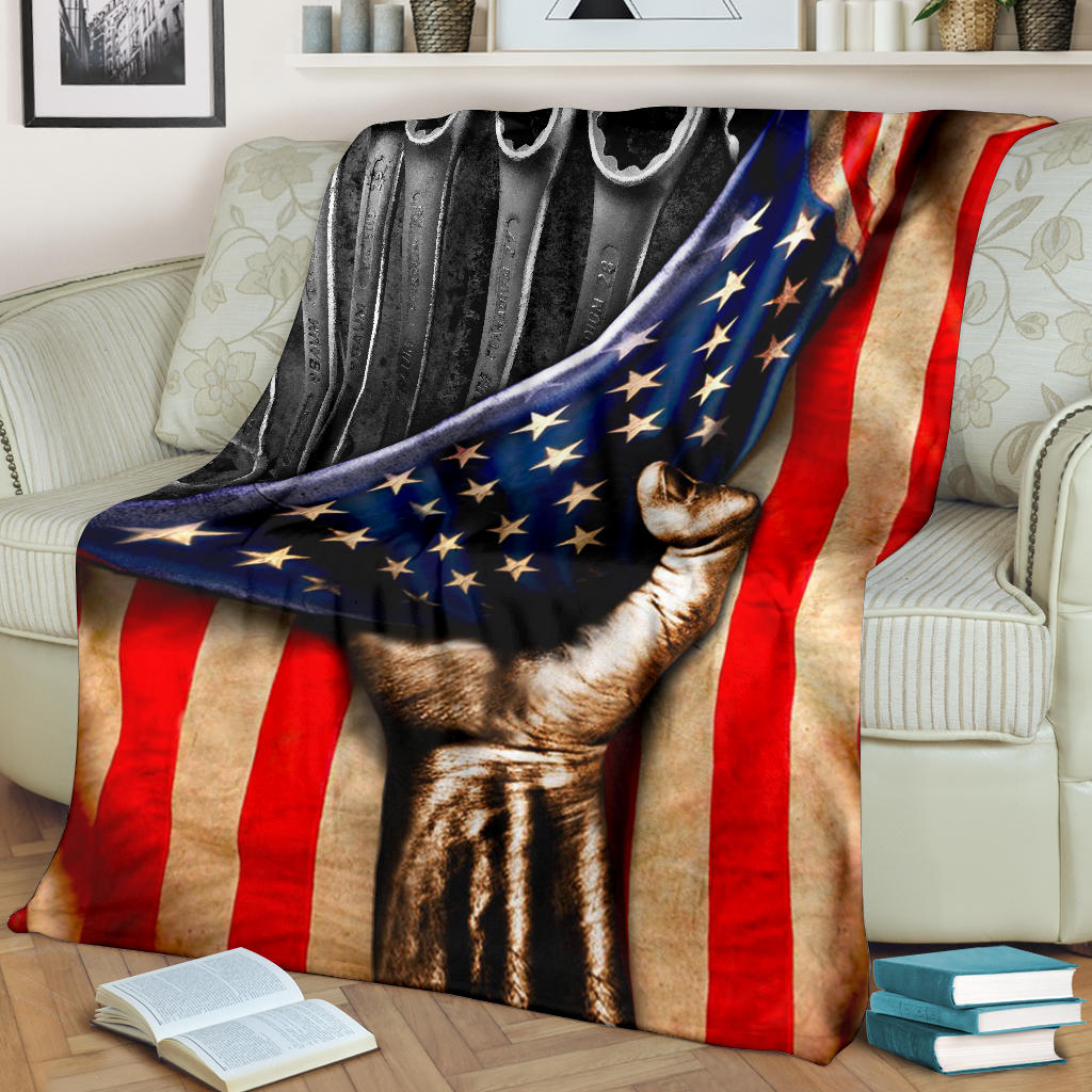 Ohaprints-Fleece-Sherpa-Blanket-Gift-For-Mechanic-America-Us-Flag-Patriotic-Mechanic-Pride-Hand-Soft-Throw-Blanket-1616-Fleece Blanket