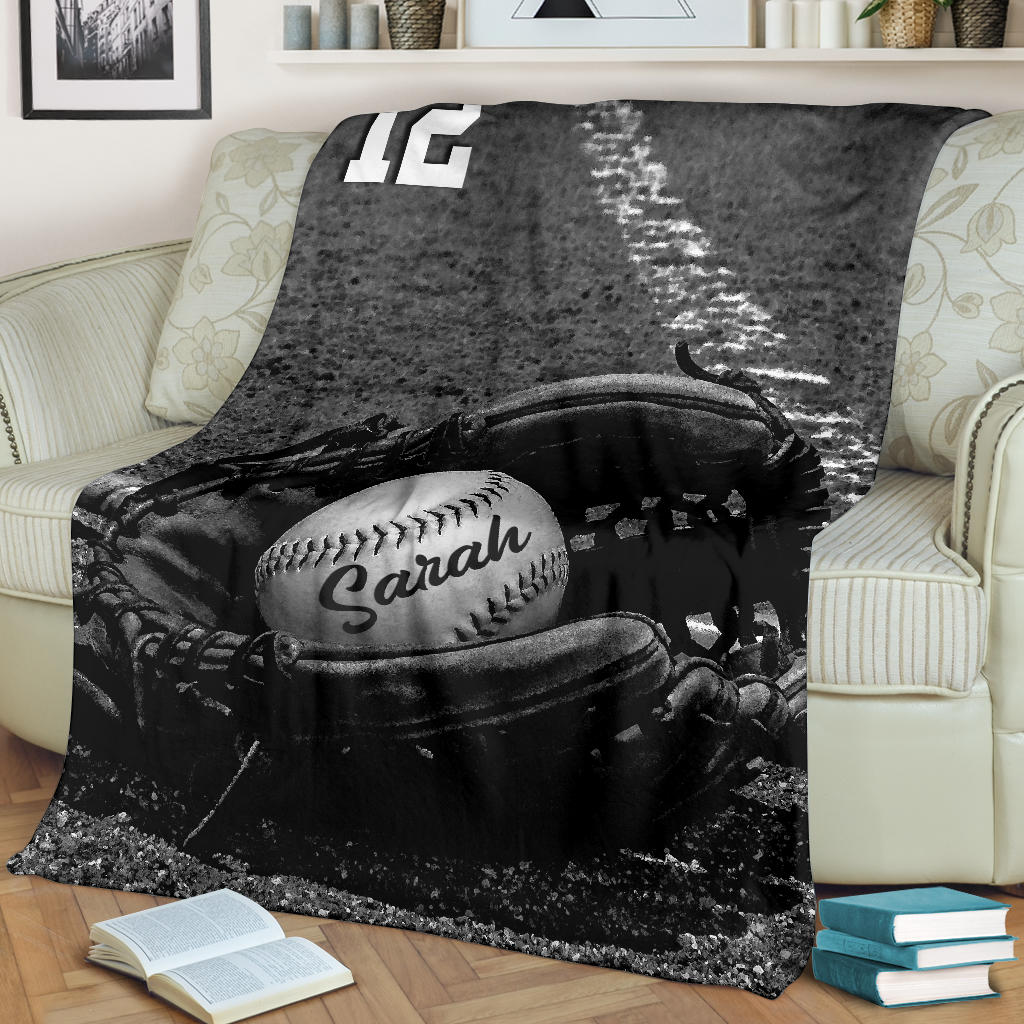 Ohaprints-Fleece-Sherpa-Blanket-Softball-Gift-For-Daughter-Girl-Custom-Personalized-Name-Number-Soft-Throw-Blanket-1883-Fleece Blanket