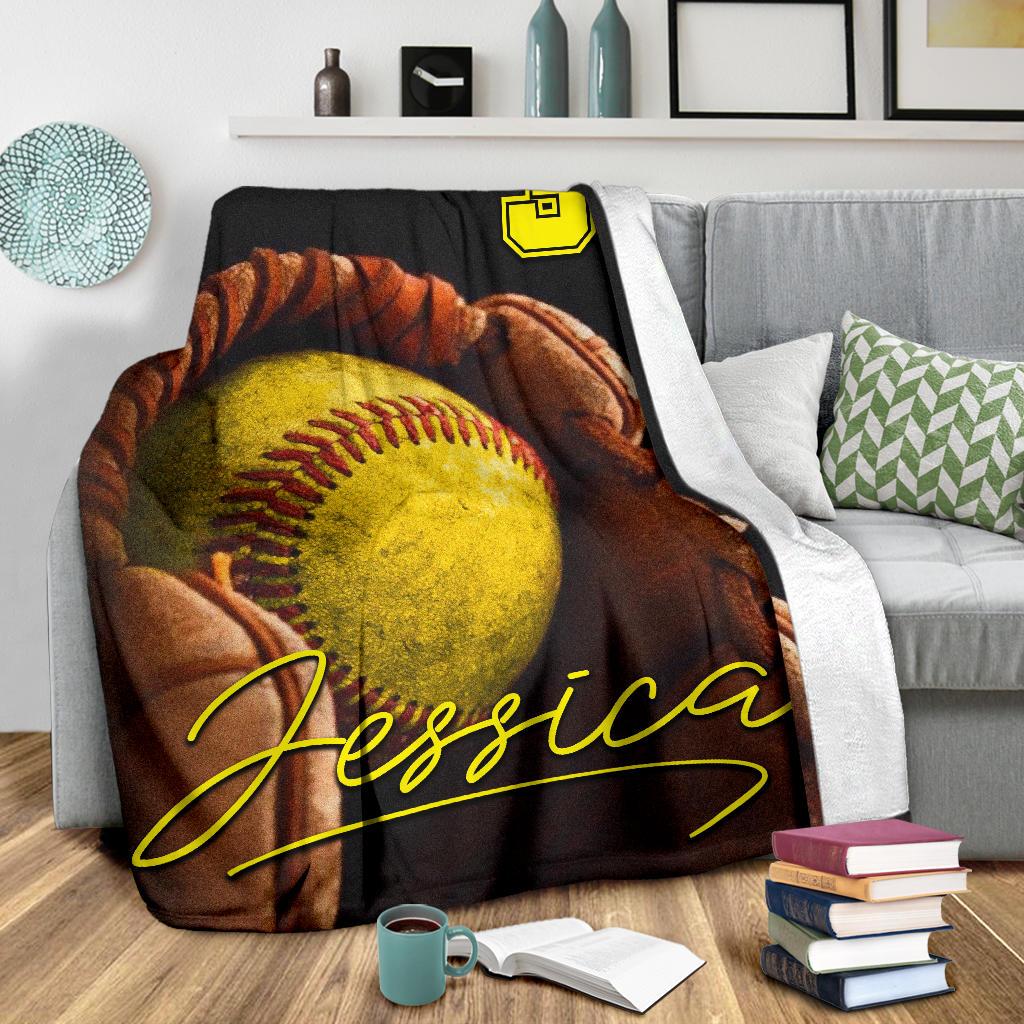 Ohaprints-Fleece-Sherpa-Blanket-Softball-Gift-For-Daughter-Girl-Custom-Personalized-Name-Number-Soft-Throw-Blanket-1840-Sherpa Blanket