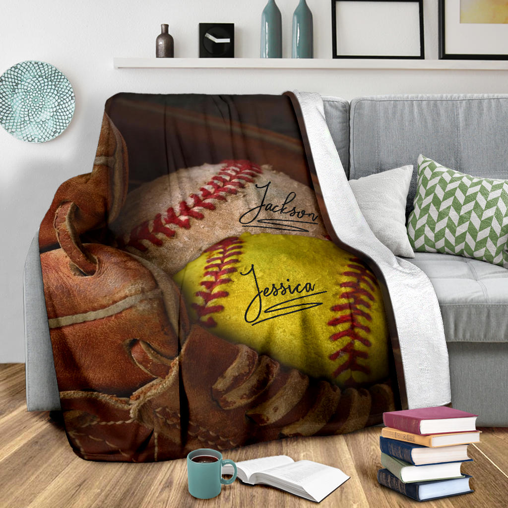 Ohaprints-Fleece-Sherpa-Blanket-Softball-Baseball-Gift-For-Daughter-Son-Girl-Boy-Custom-Personalized-Name-Soft-Throw-Blanket-1855-Sherpa Blanket