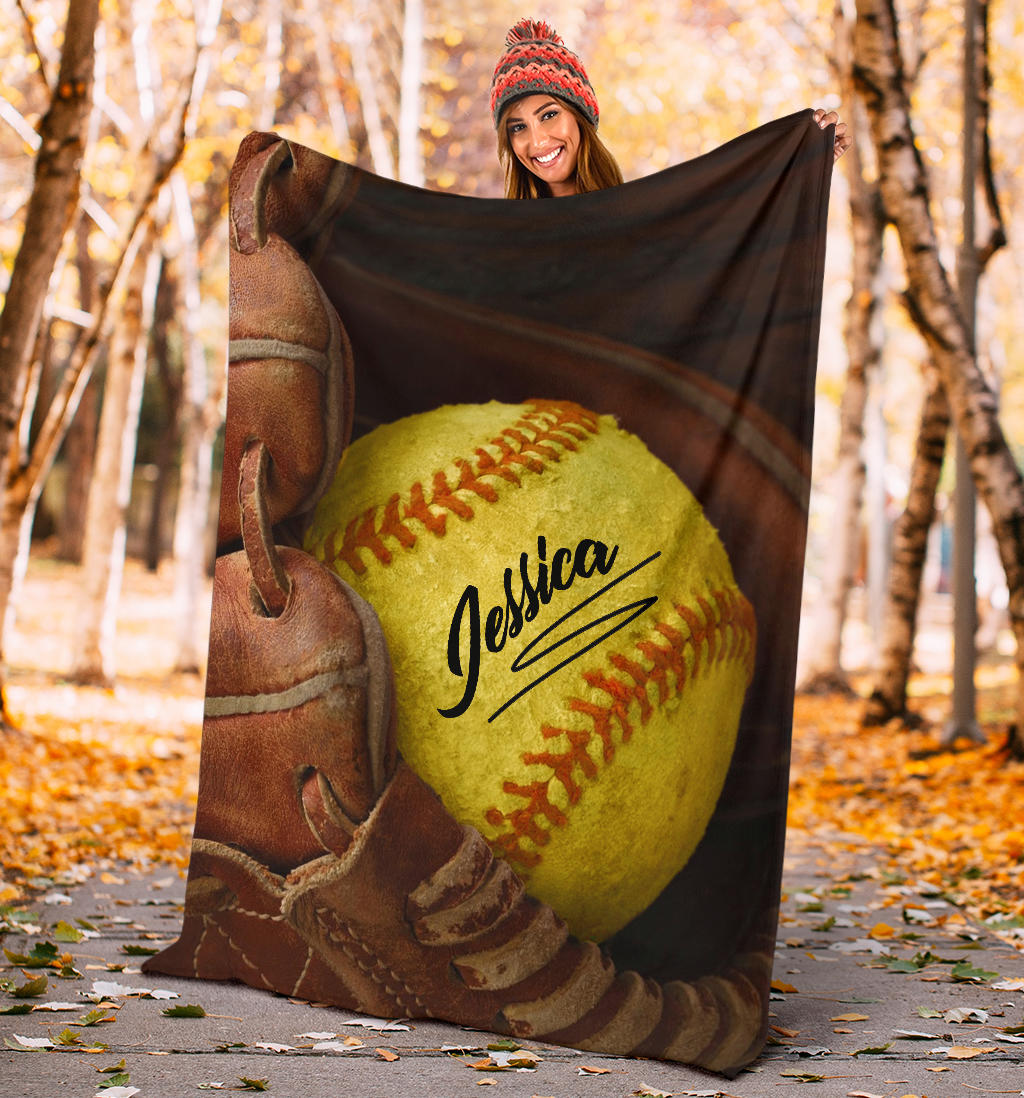 Ohaprints-Fleece-Sherpa-Blanket-Softball-Gift-For-Daughter-Girl-Custom-Personalized-Name-Soft-Throw-Blanket-1194-Sherpa Blanket